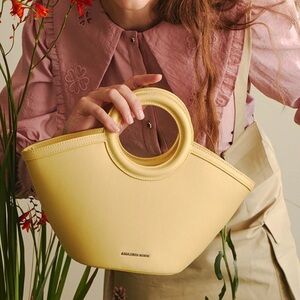 NWOT AMAZING SONG Shell Bag